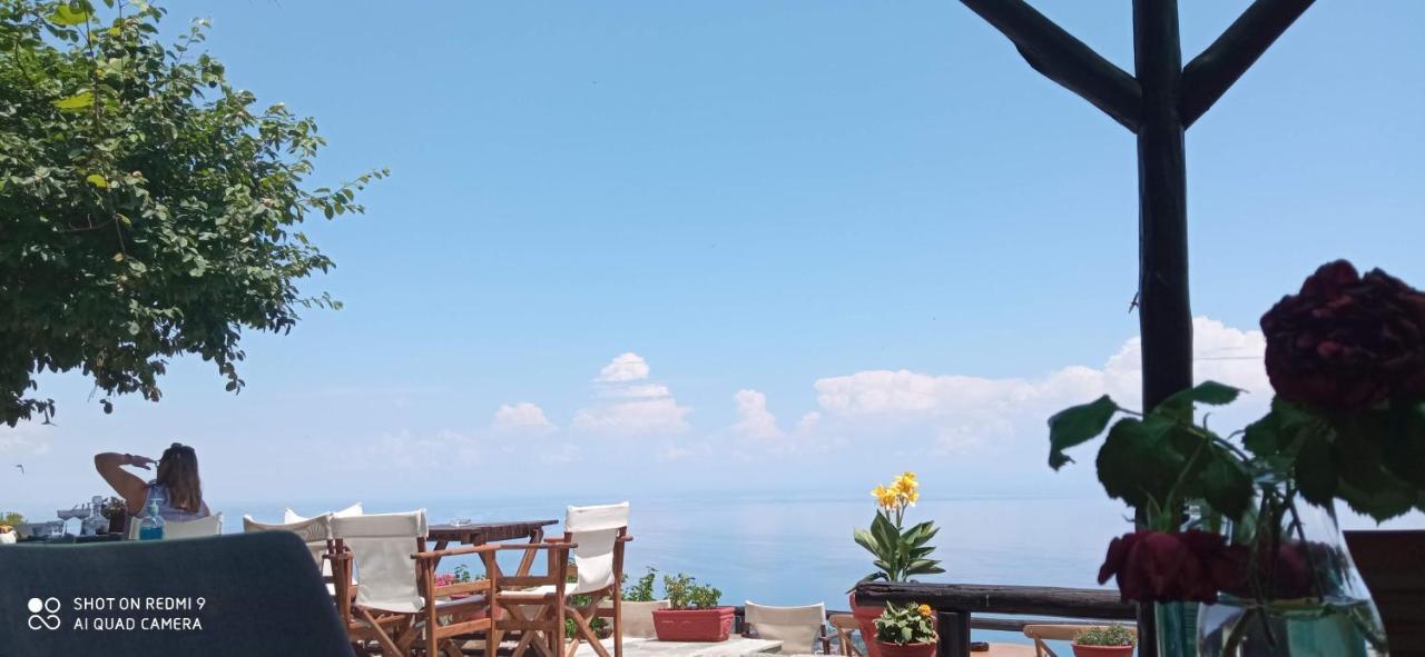 פליאוס פנטלימון Enastron Guesthouse מראה חיצוני תמונה