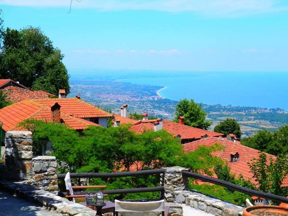 פליאוס פנטלימון Enastron Guesthouse מראה חיצוני תמונה