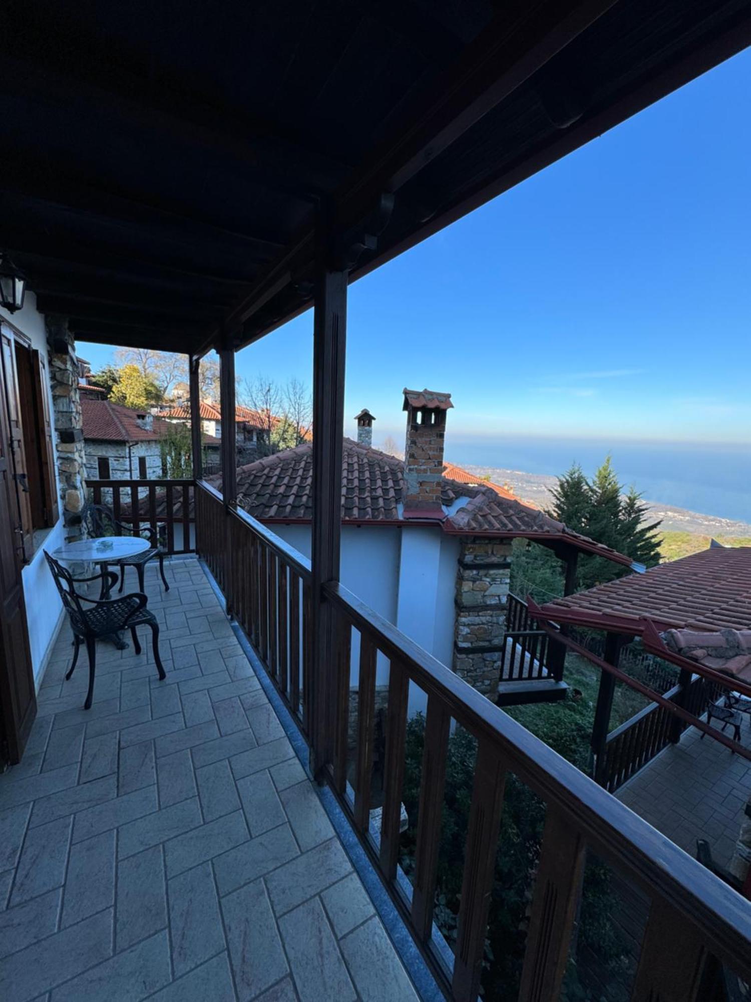 פליאוס פנטלימון Enastron Guesthouse מראה חיצוני תמונה