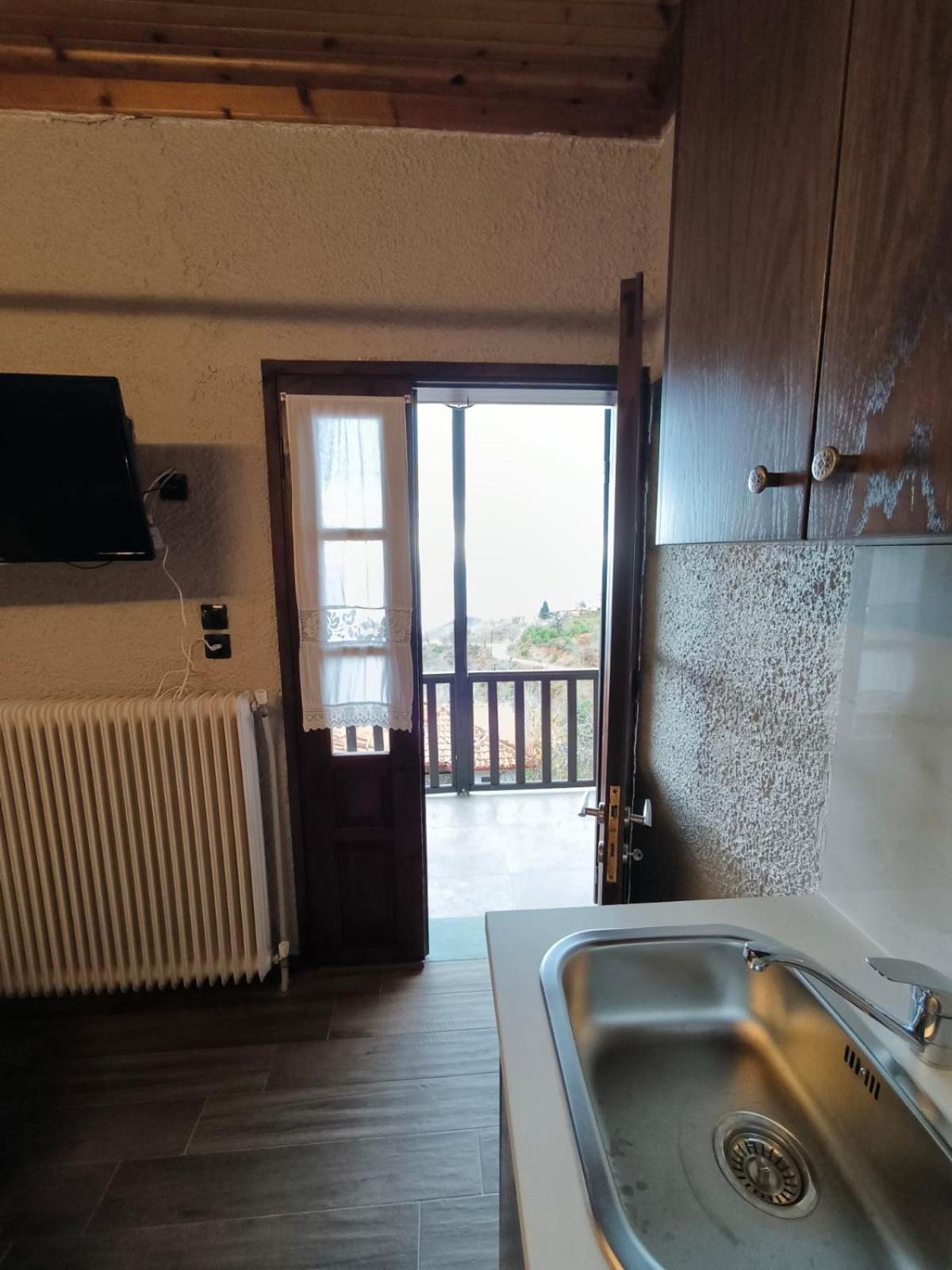פליאוס פנטלימון Enastron Guesthouse מראה חיצוני תמונה